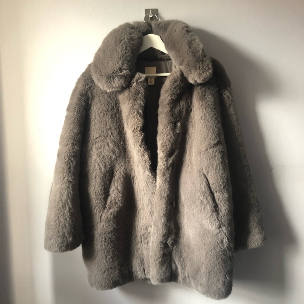 BRAND NEW✨H&M Fur Coat